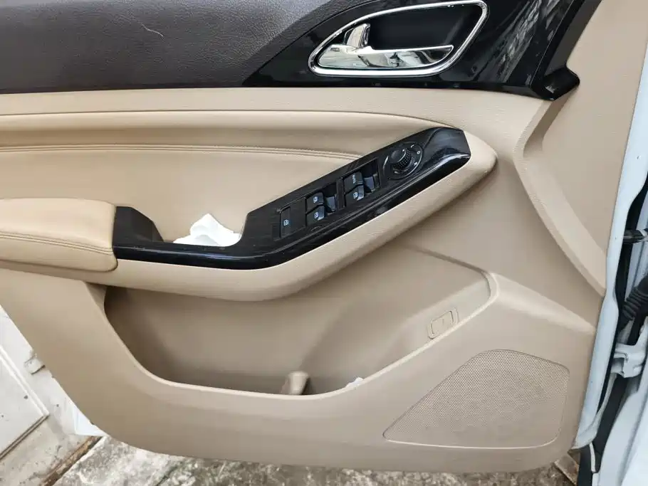 Baojun 730 2014 2014 1.5L Manual Luxury 7-seater