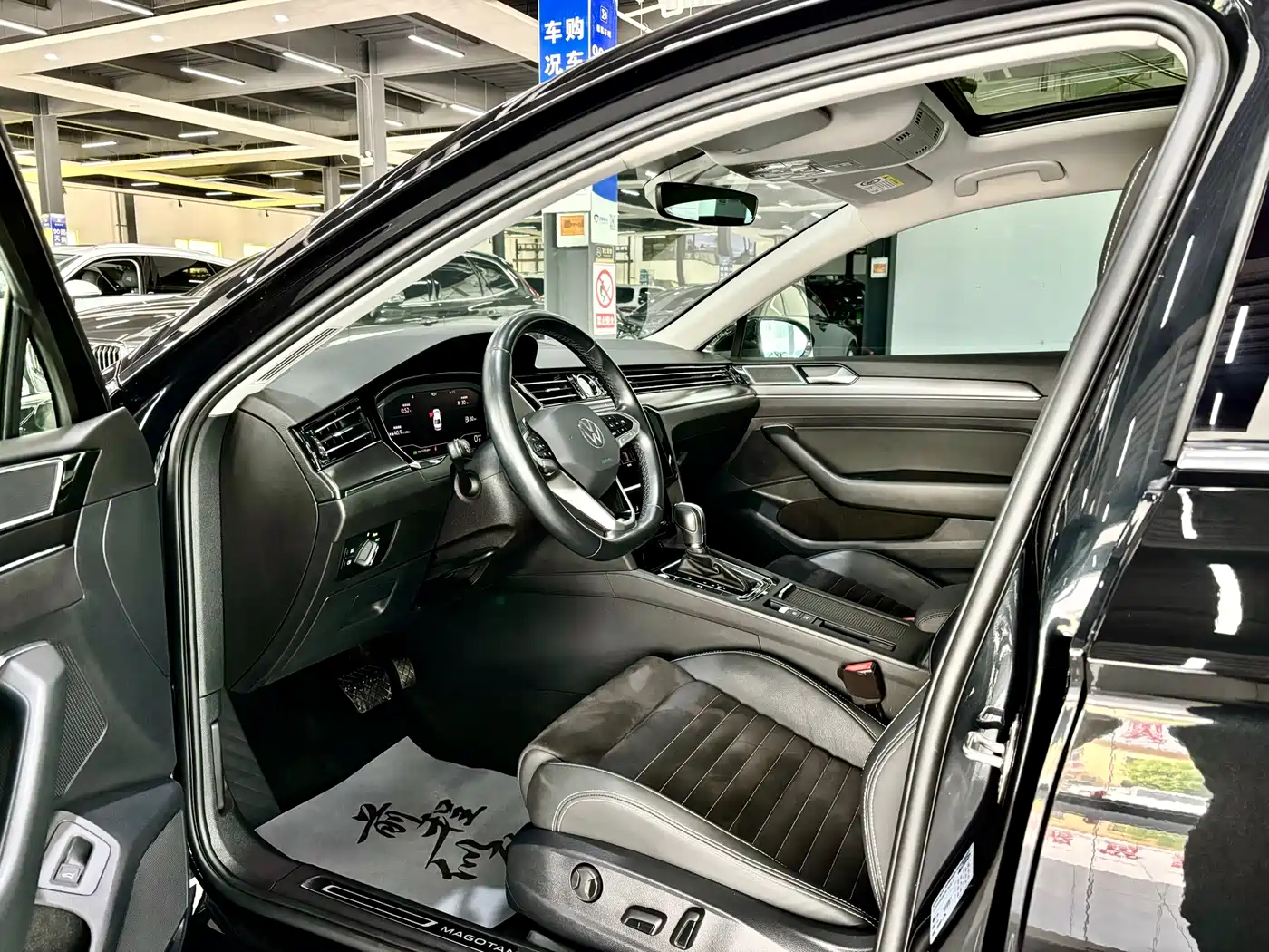 Volkswagen Magotan 2021 330TSI DSG 30th Anniversary Edition фото 5