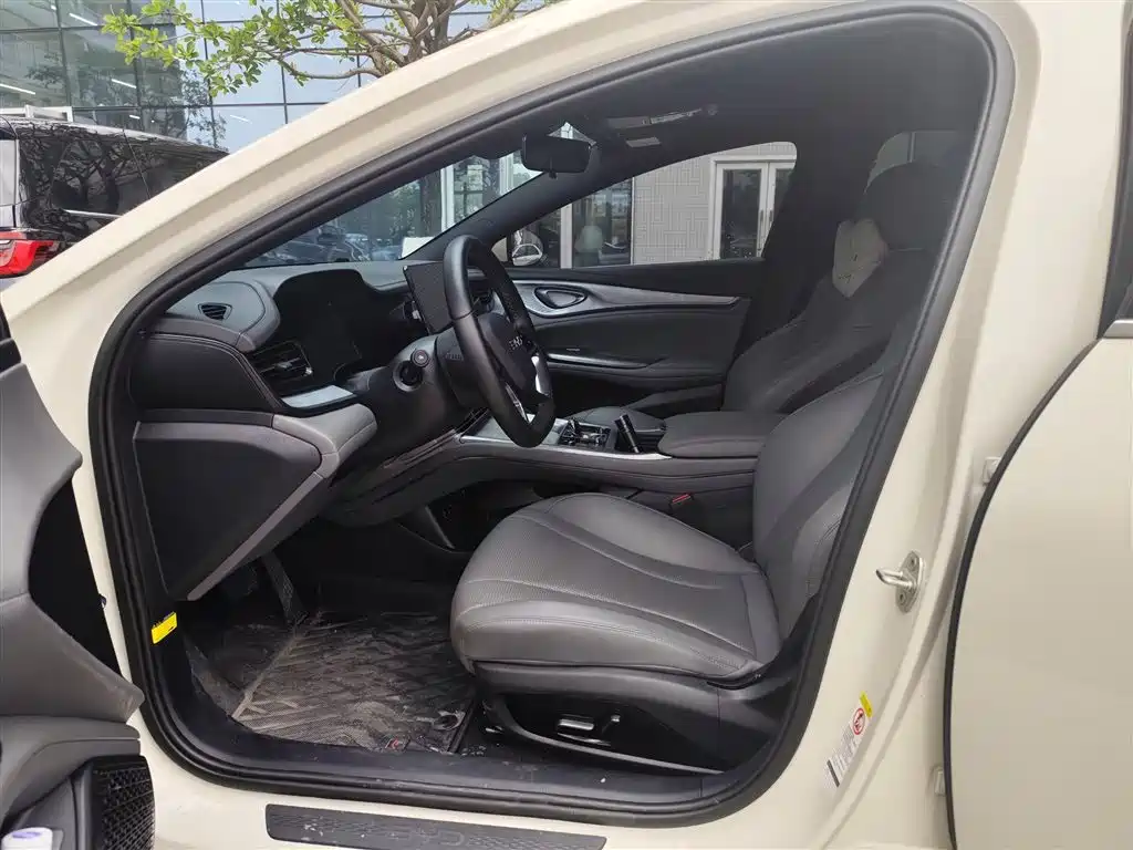 BYD Seal 2024 2024 Glory Edition DM-i 1.5L 121km Luxury