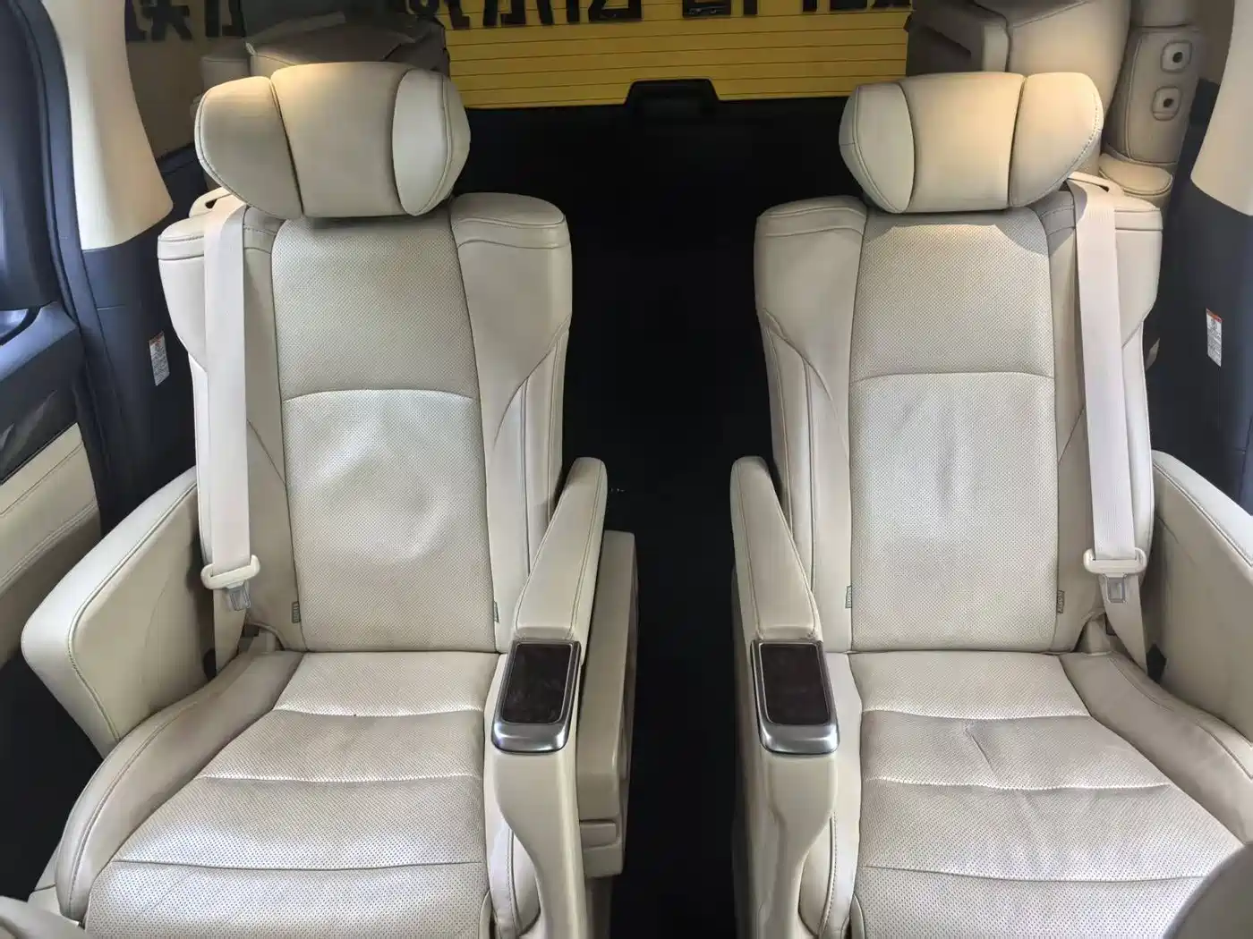 Toyota Alphard 2019 Hybrid 2.5L Luxury фото 19