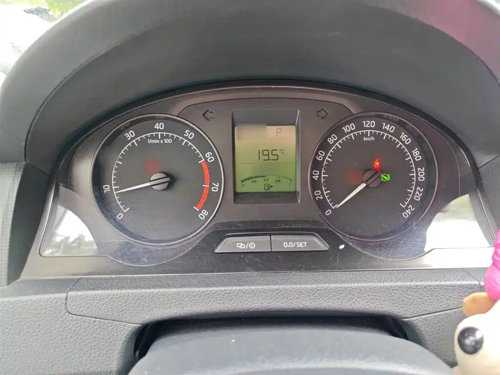 Škoda Skoda Rapid Spaceback 2014 1.6L Automatic乐享版 фото 4