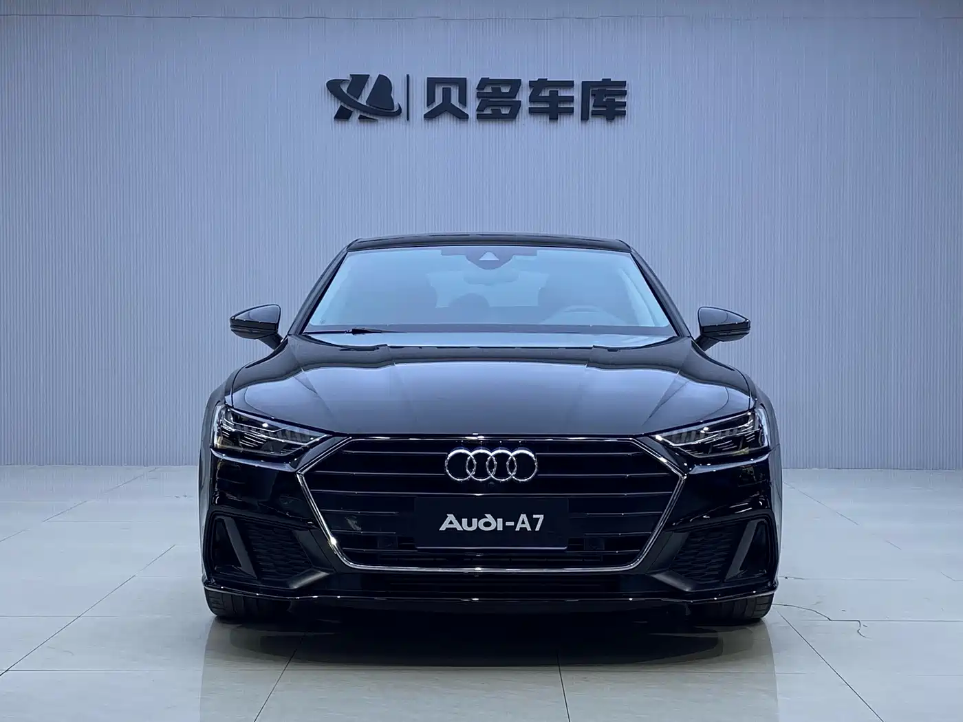 Audi A7 2023 Model 45 TFSI Premium Selection Edition фото 2