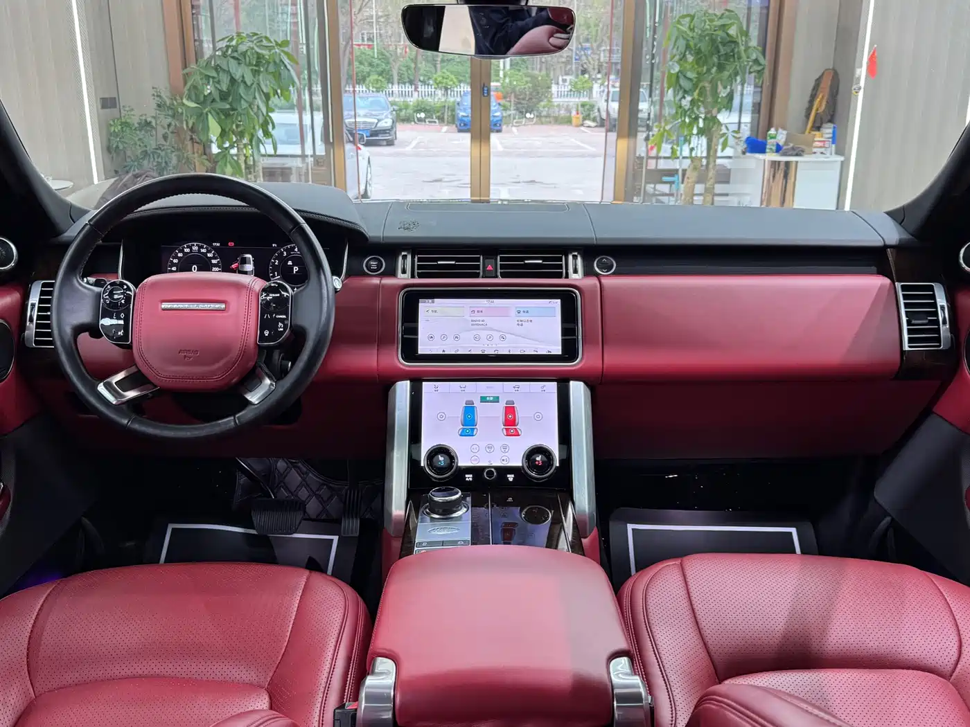 Land Rover Range Rover 2022 3.0 L6 360PS Heritage Edition фото 19