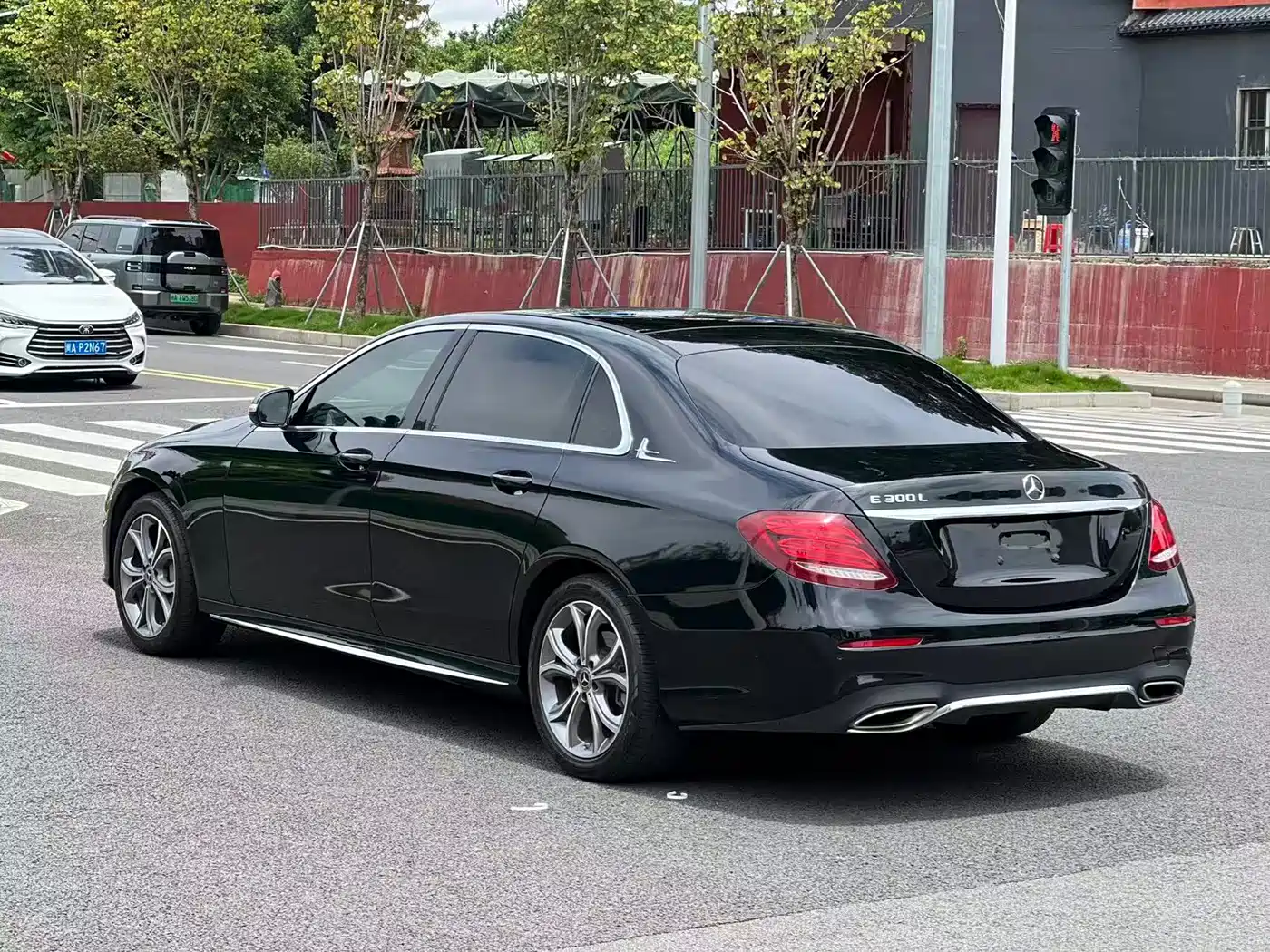 Mercedes-Benz E-Class 2020 E 300 L Sport Fashion Model фото 12