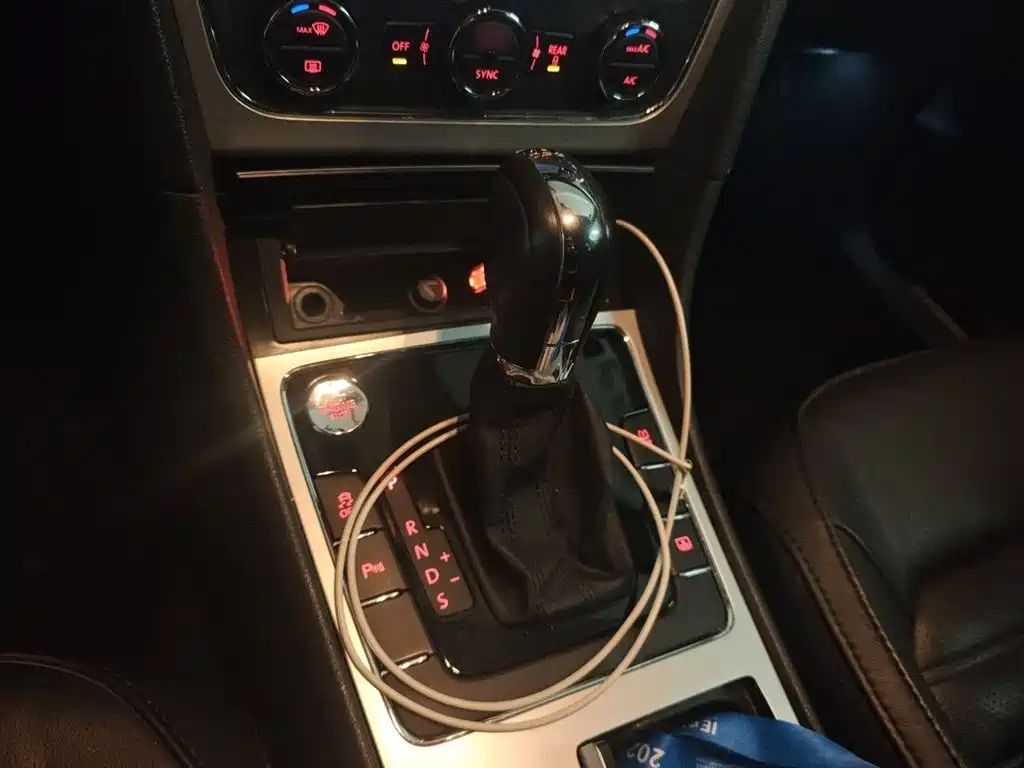 Volkswagen Passat 2014 2.0TSI DSG Executive Edition фото 7
