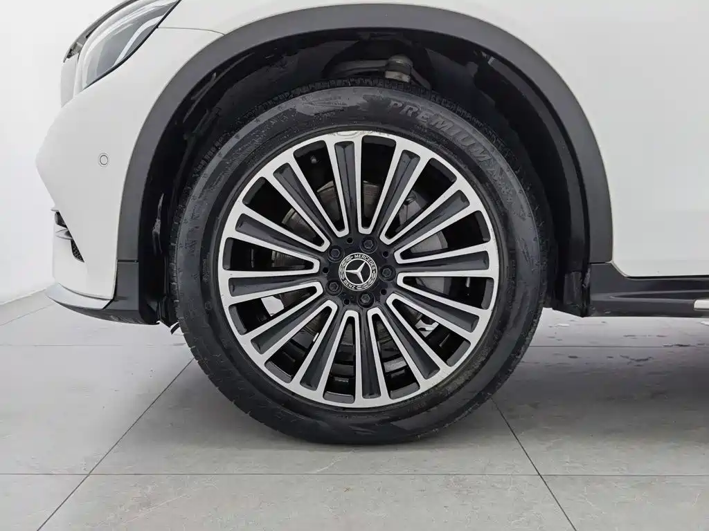 Фото 17 - Mercedes-Benz GLC