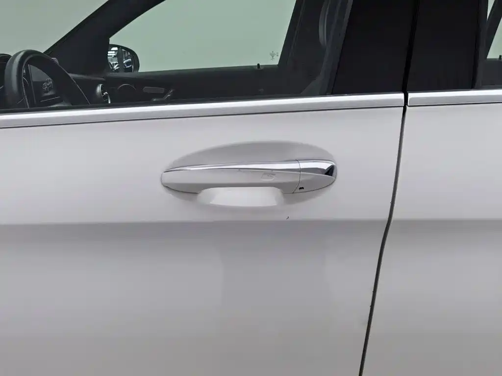 Фото 18 - Mercedes-Benz GLC