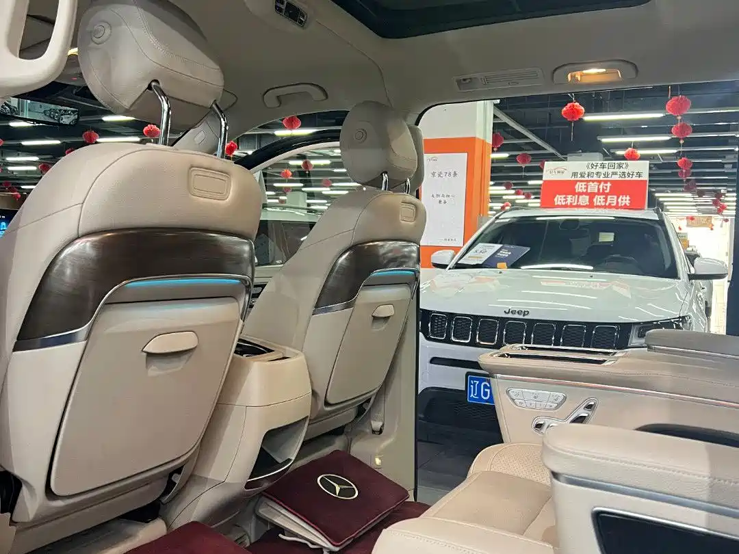 Mercedes-Benz V-Class 2022 V 260 L Long Wheelbase Prestige Edition фото 12