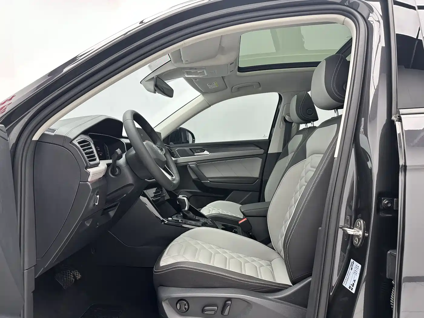 Volkswagen Tayron 2023 280TSI 2WD Luxury Plus Advanced Edition фото 5