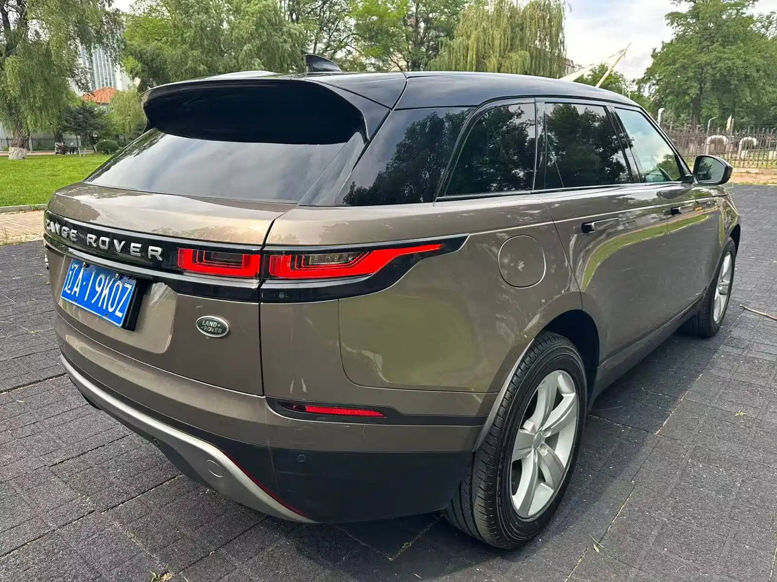 Фото 6 - Land Rover Range Rover Velar