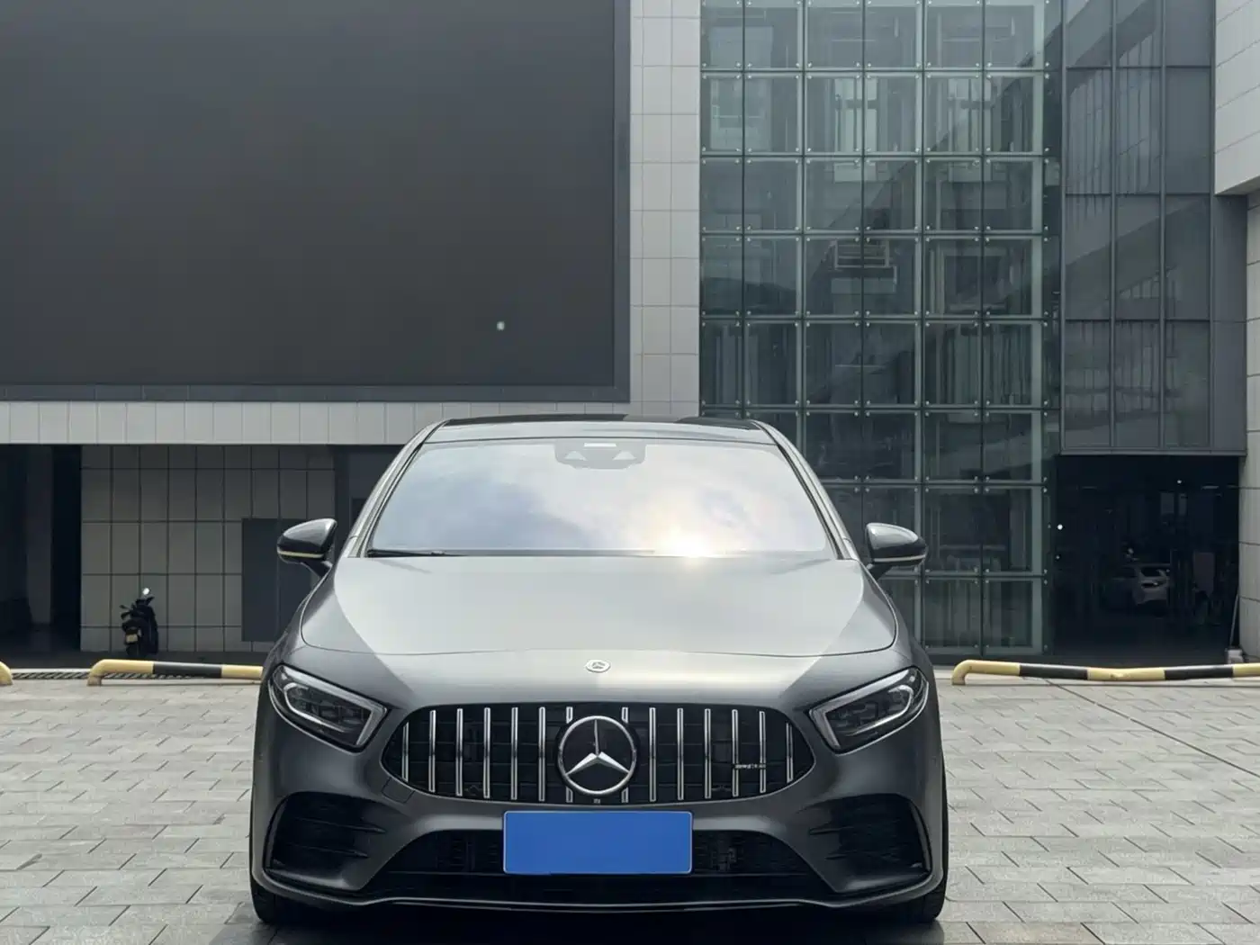 Mercedes-Benz A-Class AMG (Import) 2020 AMG A 35 4MATIC фото 6