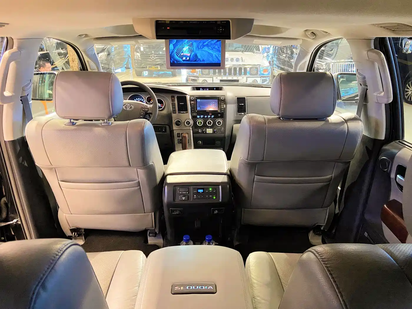 Toyota Sequoia 2011 2010 5.7 Platinum Edition