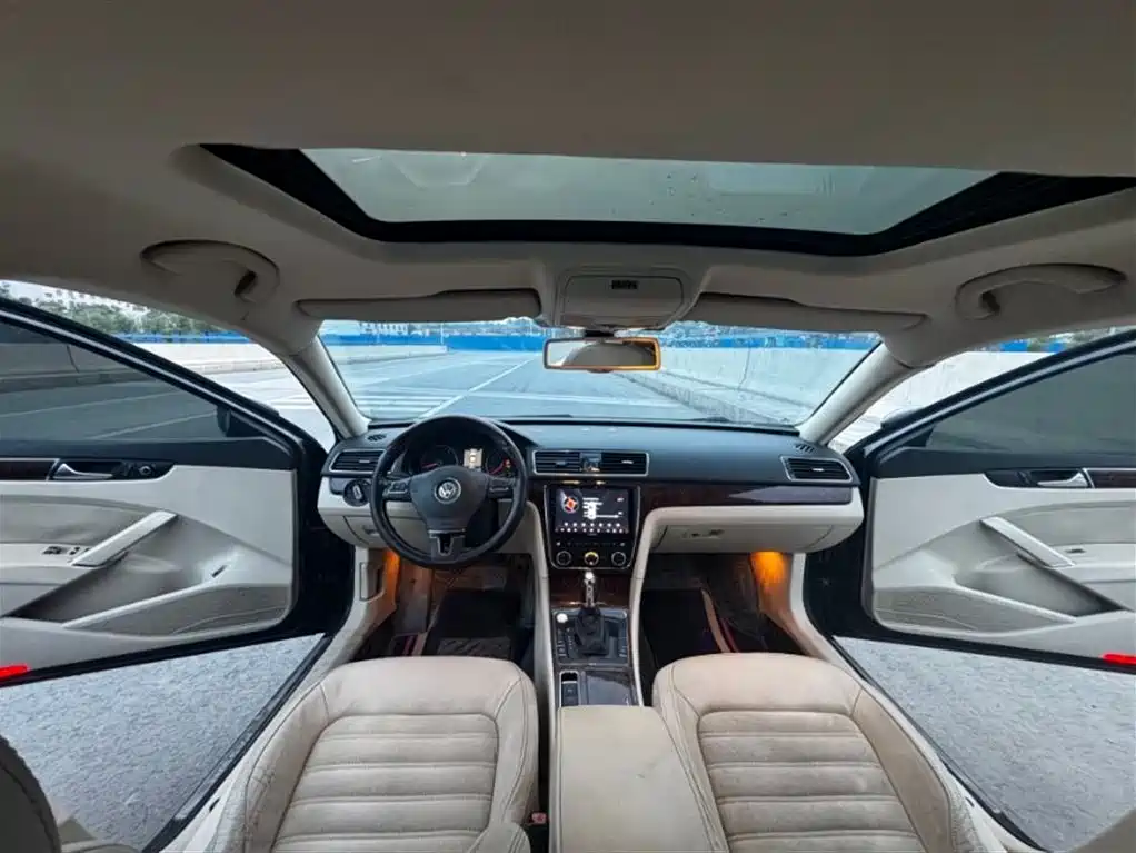 Volkswagen Passat 2013 2.0TSI DSG Zhizun фото 6