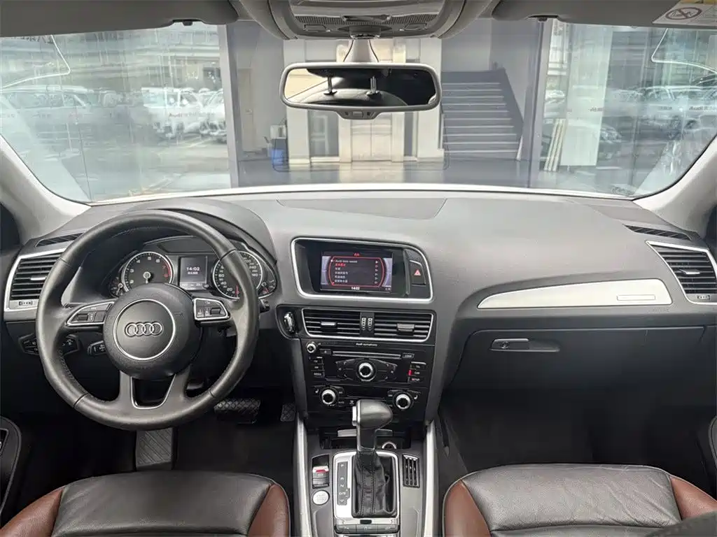 Audi Q5 2018 2017 Plus 40 TFSI Technology