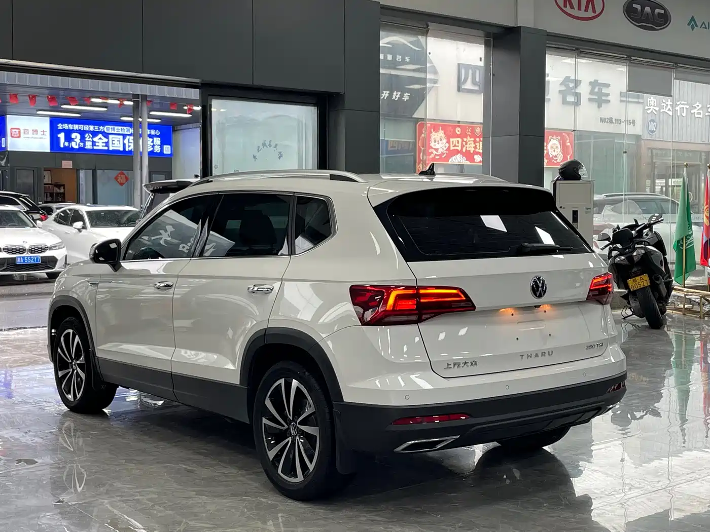Volkswagen Tharu 2022 280TSI FWD Luxury Edition фото 15
