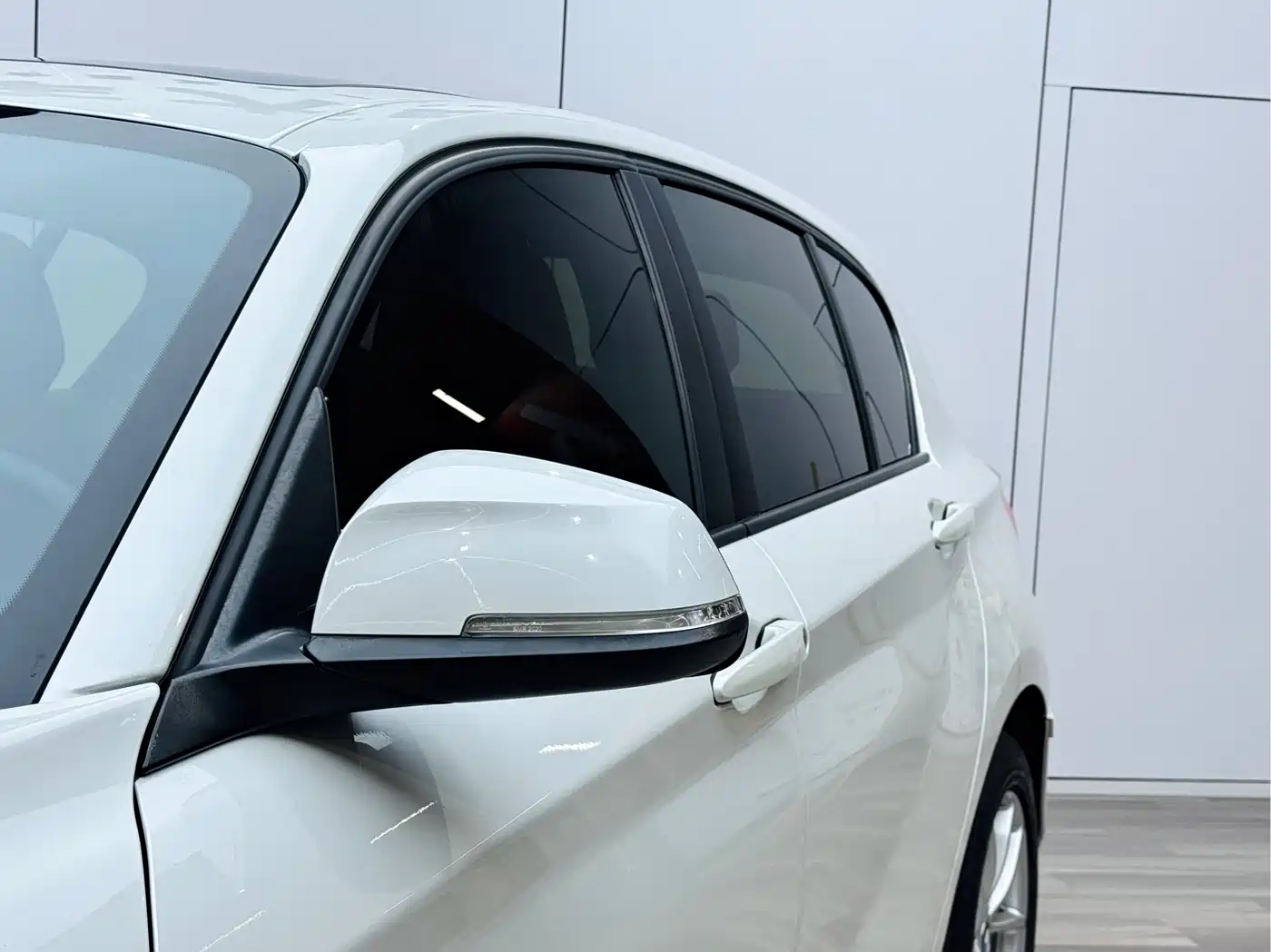 BMW 1 Series (Import) 2018 118i Leading фото 26