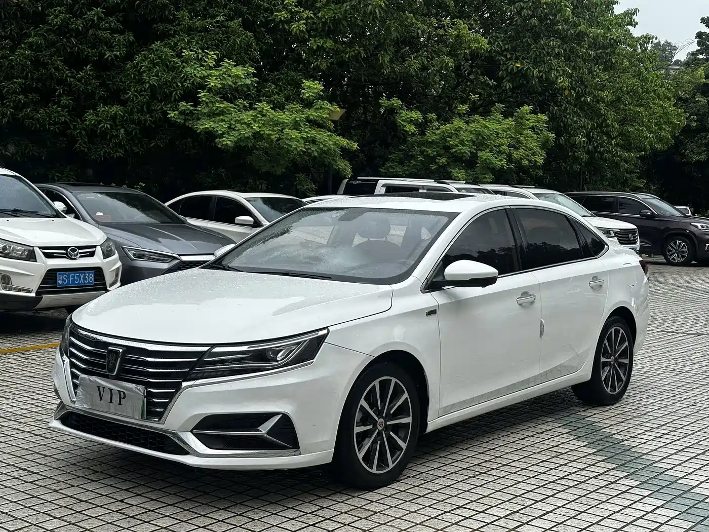 Roewe i6 New Energy 2017 2017 45T Hybrid Connected Smart Premium Edition