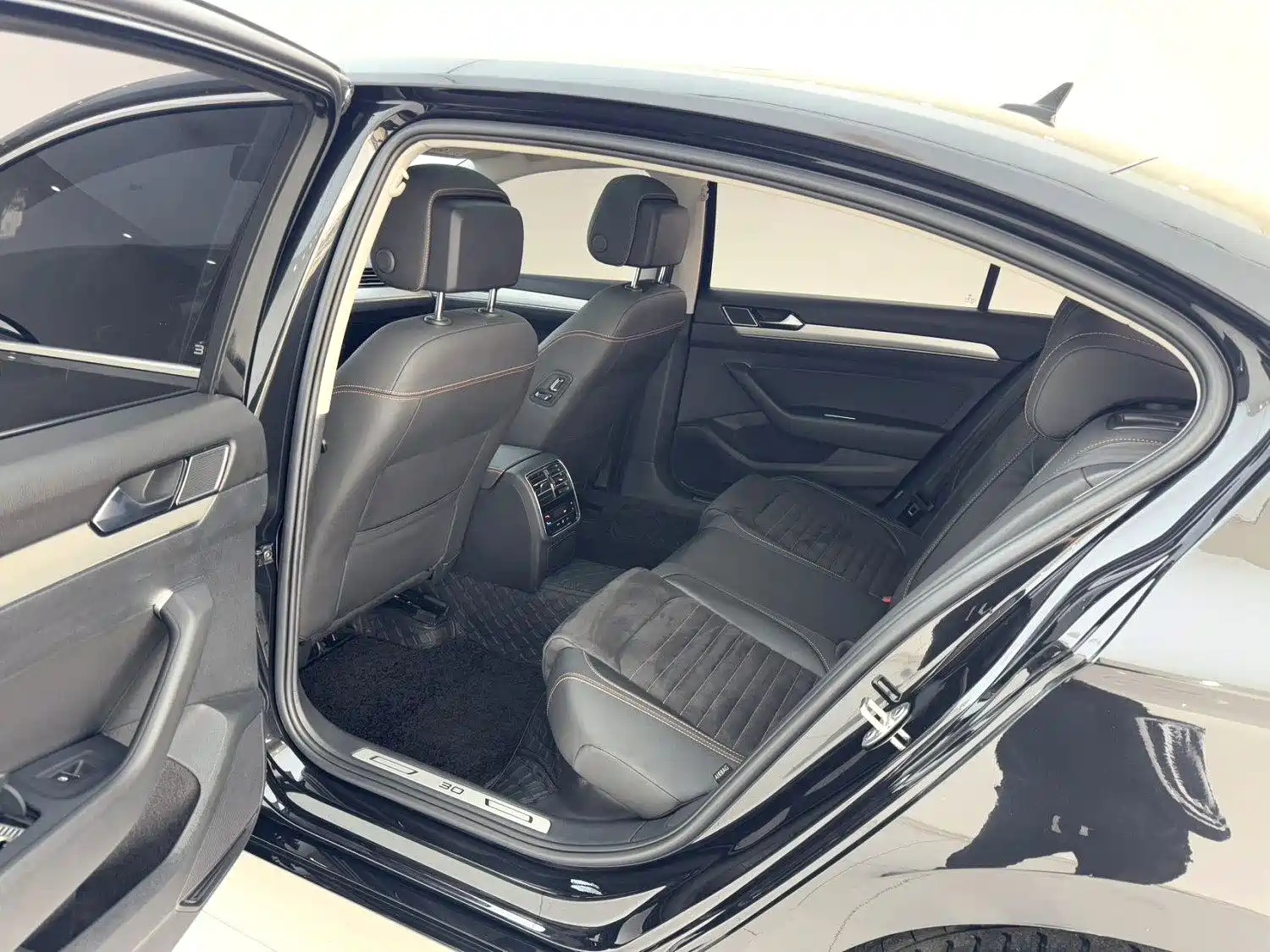 صورة 4 - Volkswagen Magotan