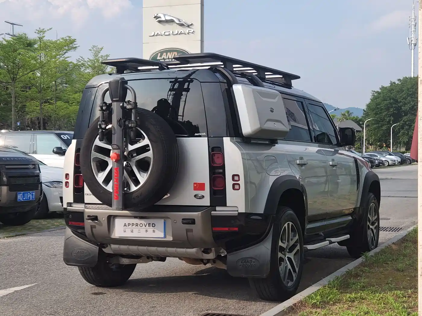 Land Rover Defender 2021 110 P400 X-DYNAMIC HSE фото 6