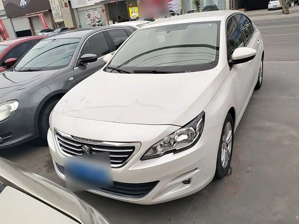 Peugeot 408 2014 1.8L Manual Leading Edition фото 3