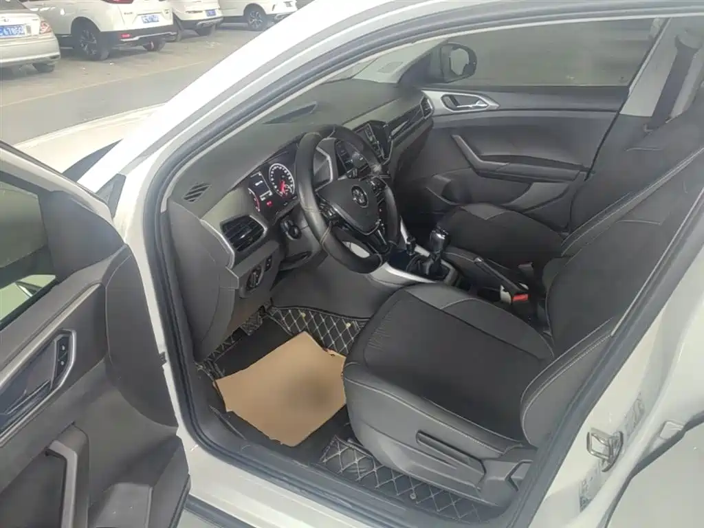 Volkswagen T-Cross 2019 1.5L Automatic Comfort Edition фото 16