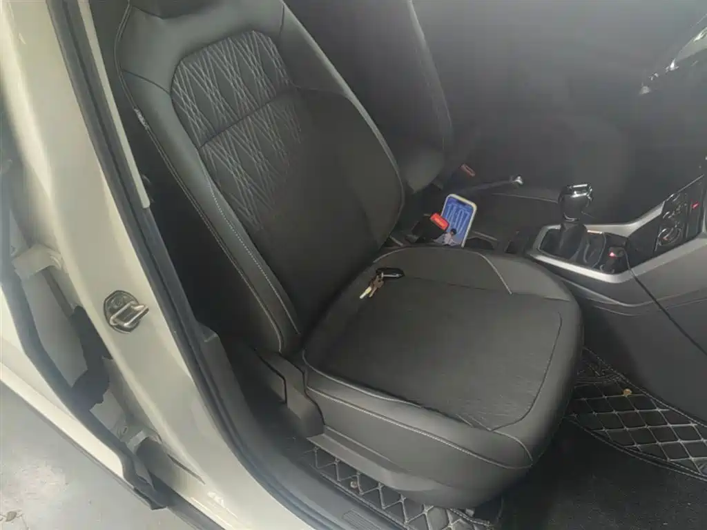 Volkswagen T-Cross 2019 1.5L Automatic Comfort Edition фото 25