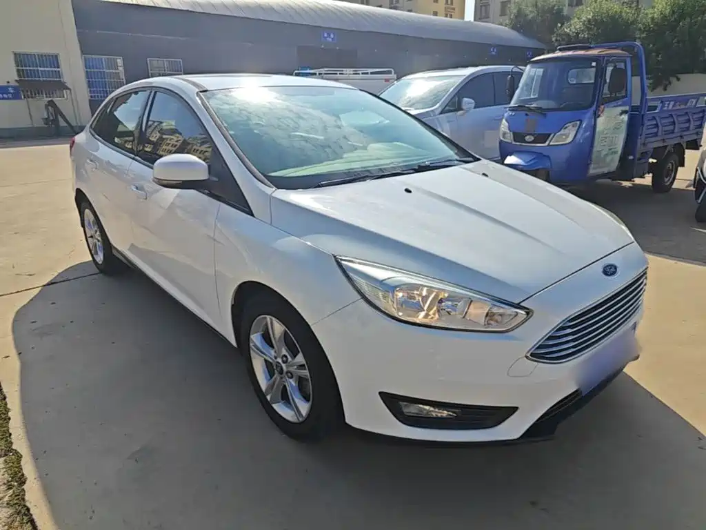 Фото 4 - Ford Focus