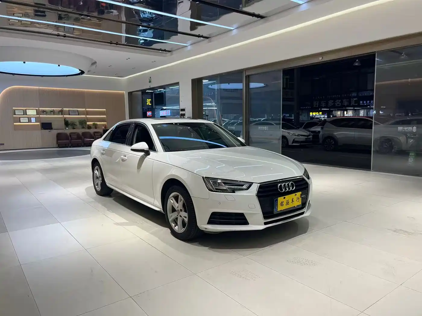Audi A4L 2017 40 TFSI Fashion Edition фото 3