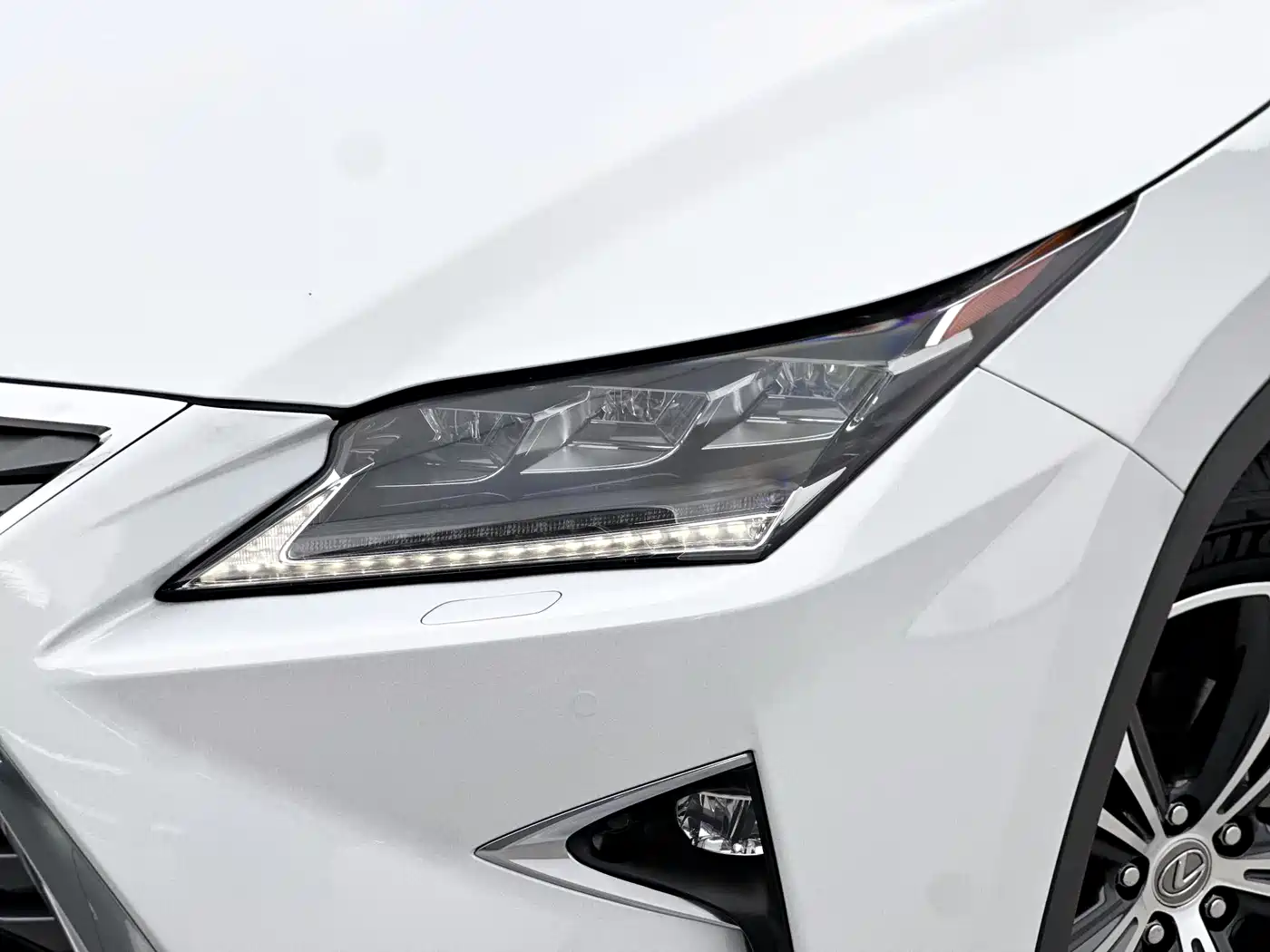 Фото 17 - Lexus RX