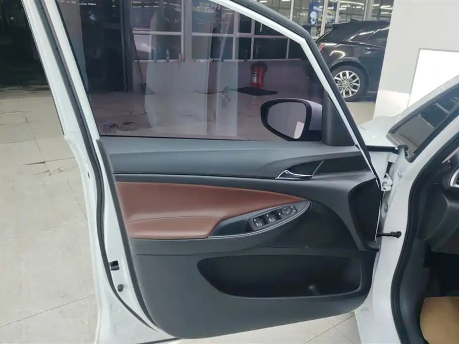 Buick GL6 2019 18T 6-seat Connected Luxury China VI фото 7