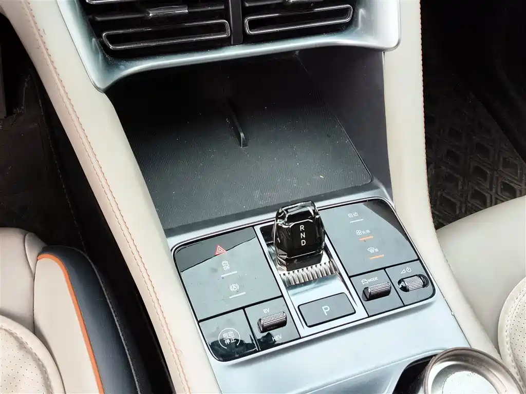 BYD Song PLUS PHEV 2024 Glory Edition DM-i 110km Flagship фото 14