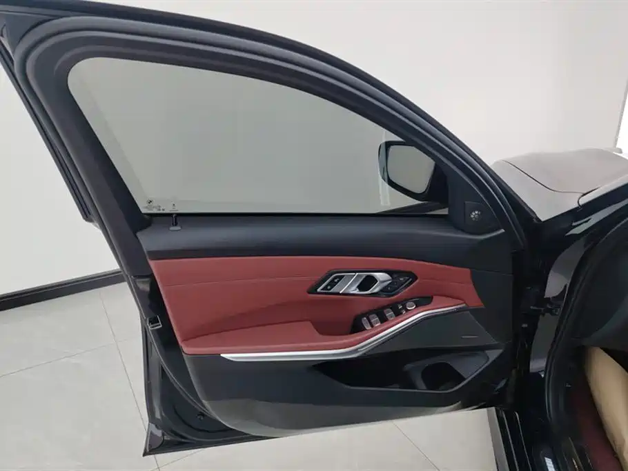 BMW 3 Series 2023 325i M Sport Black Night Package фото 7