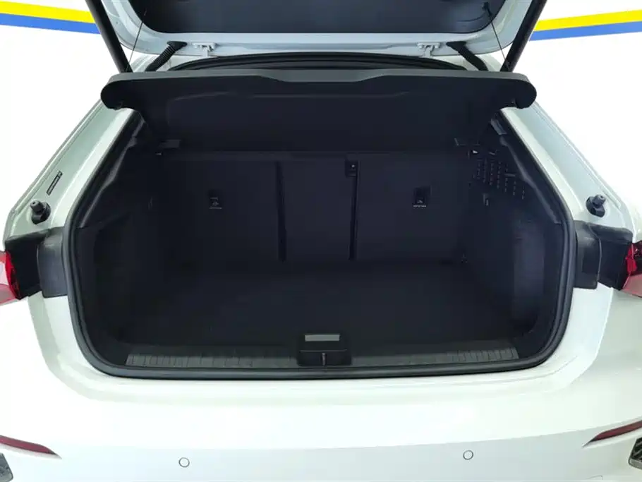 Audi A3 2024 Model Sportback 35 TFSI Progressive Sport фото 4