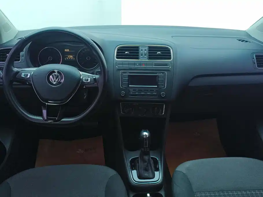 Volkswagen Polo 2016 1.6L Automatic Comfort фото 12