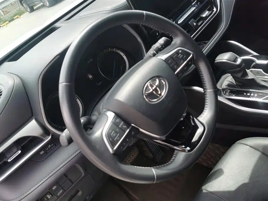 Toyota Highlander 2022 Model Dual Engine 2.5L 4WD Premium Edition 7-Seater фото 15