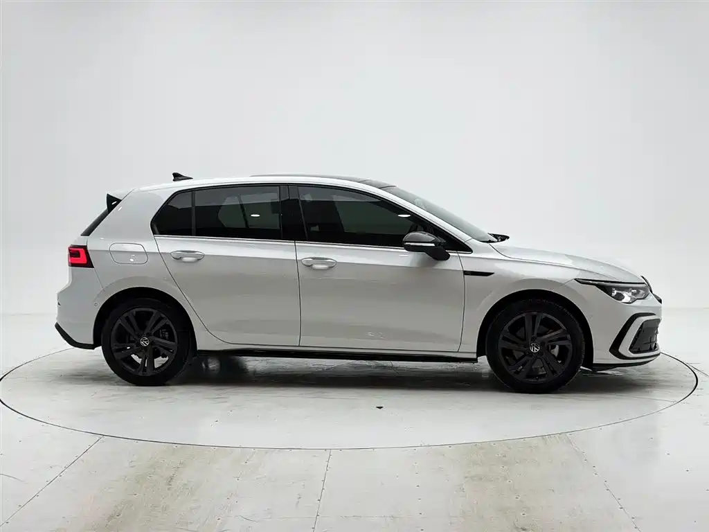 Volkswagen Golf 2021 280TSI DSG R-Line фото 9