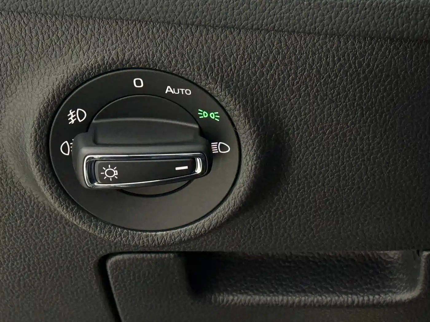 Škoda Superb 2023 TSI280 DSG Premium Edition фото 18