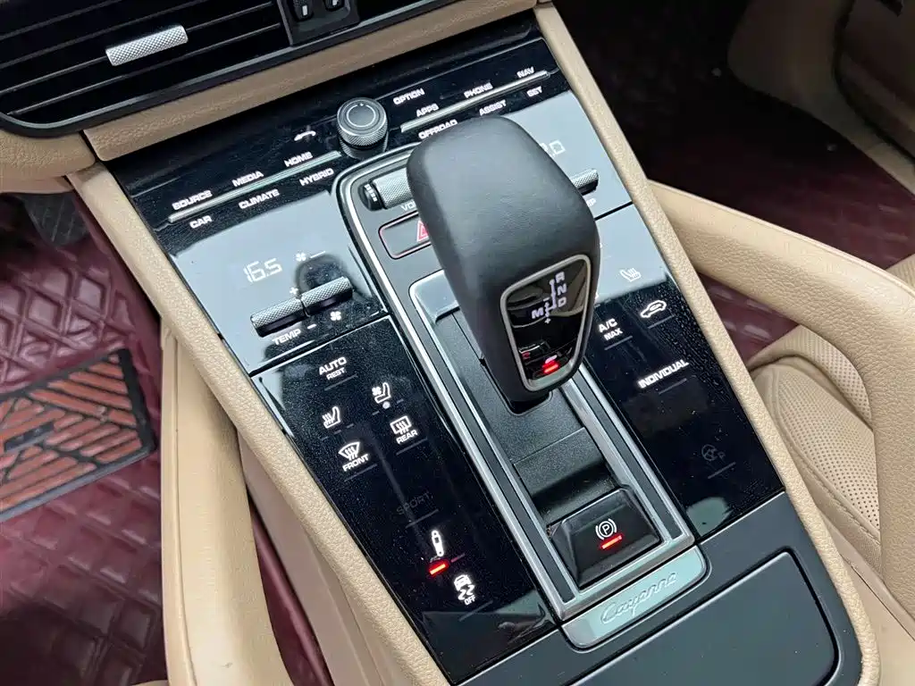 Porsche Cayenne New Energy 2020 Cayenne E-Hybrid 2.0T фото 19
