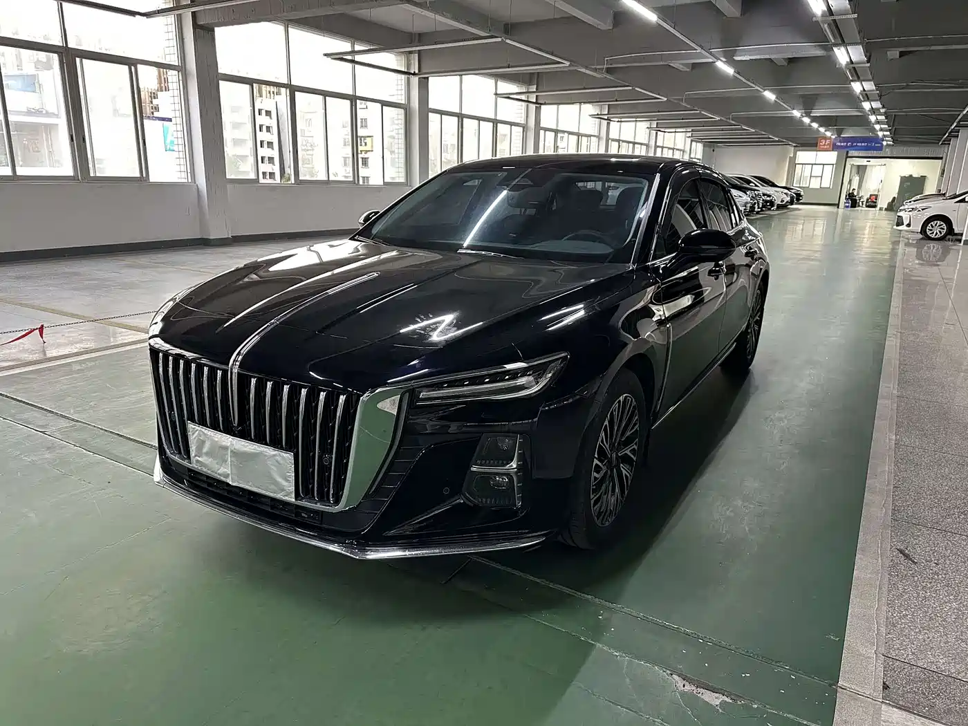 Hongqi H5 2024 2.0T Automatic Smart Connect Flag Smooth Edition