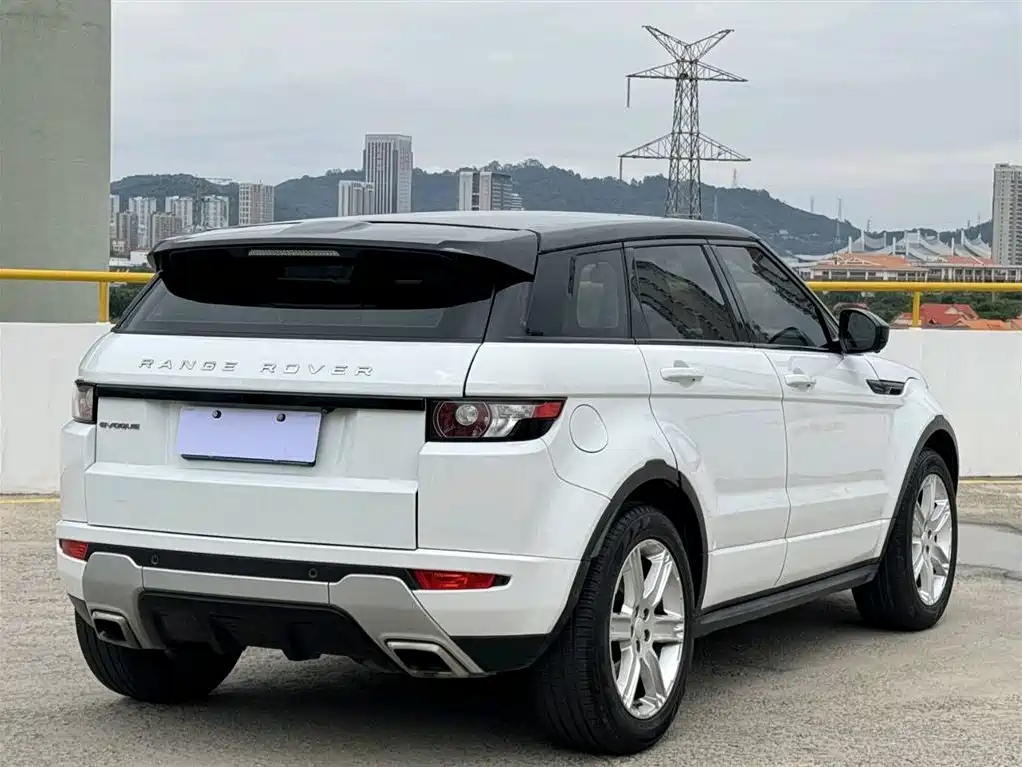 Land Rover Range Rover Evoque 2015 2.0T 5-Door Dynamic Edition фото 7