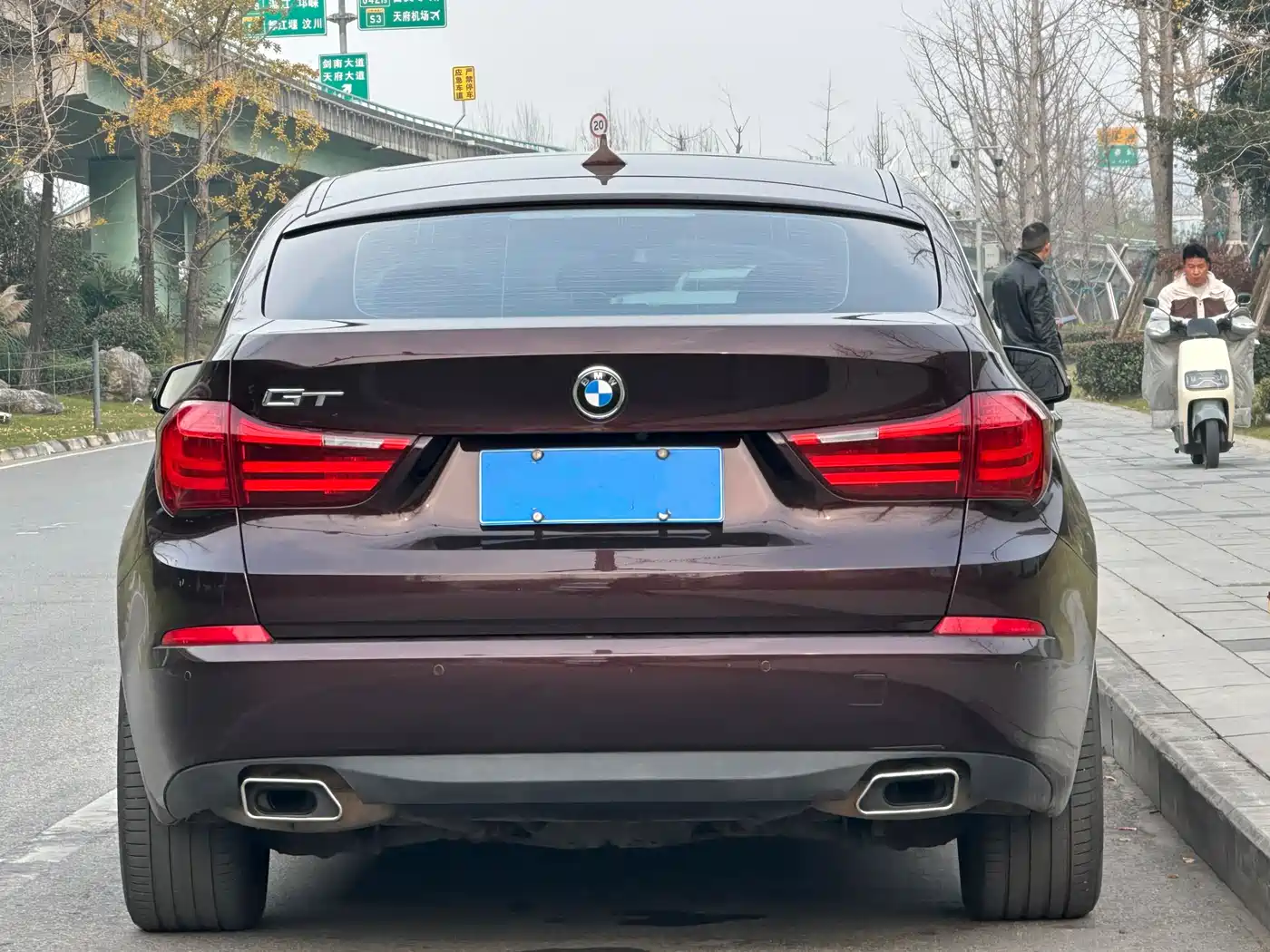 BMW 5 Series GT 2014 528i Leading фото 13