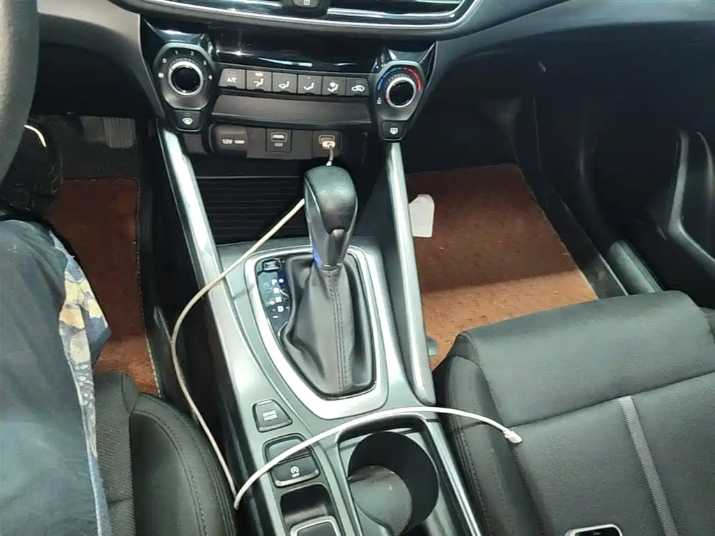Hyundai Fista 2019 240TGDi Comfort Edition China V фото 14