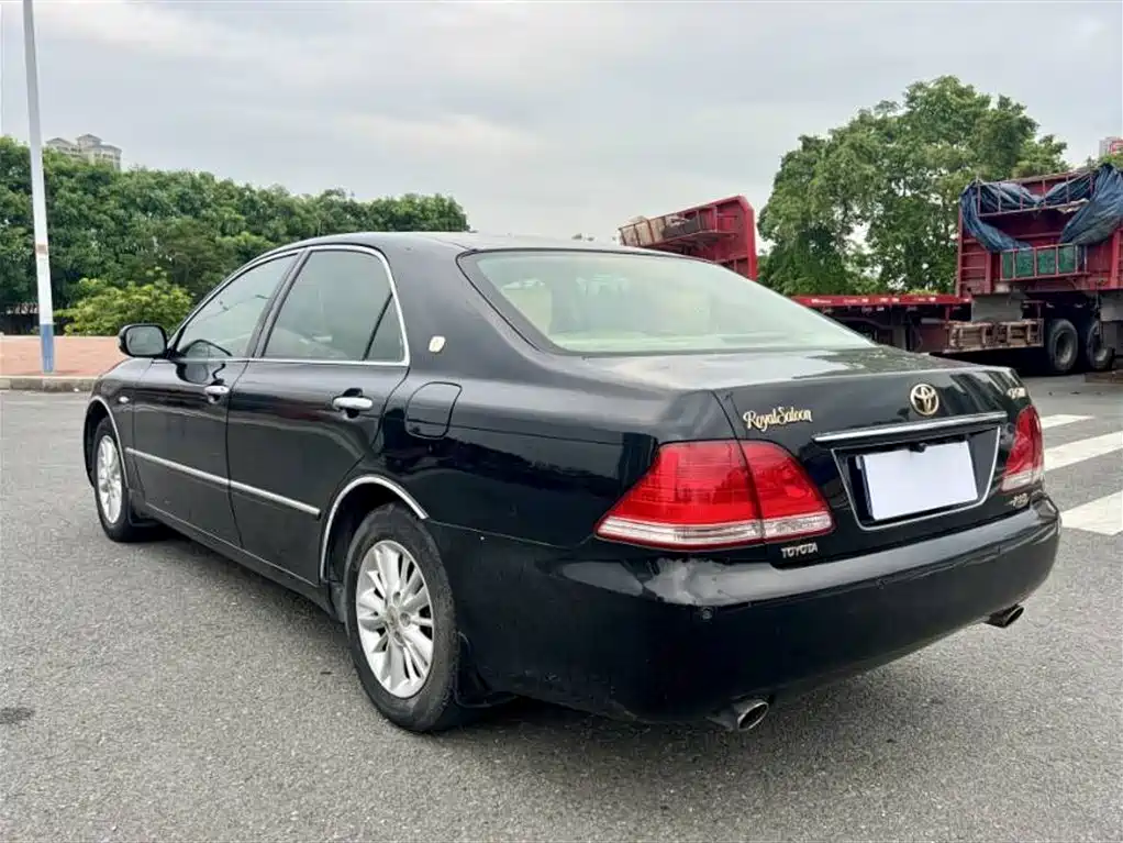 Toyota Crown 2009 2.5L Royal Special Enhanced Edition фото 3
