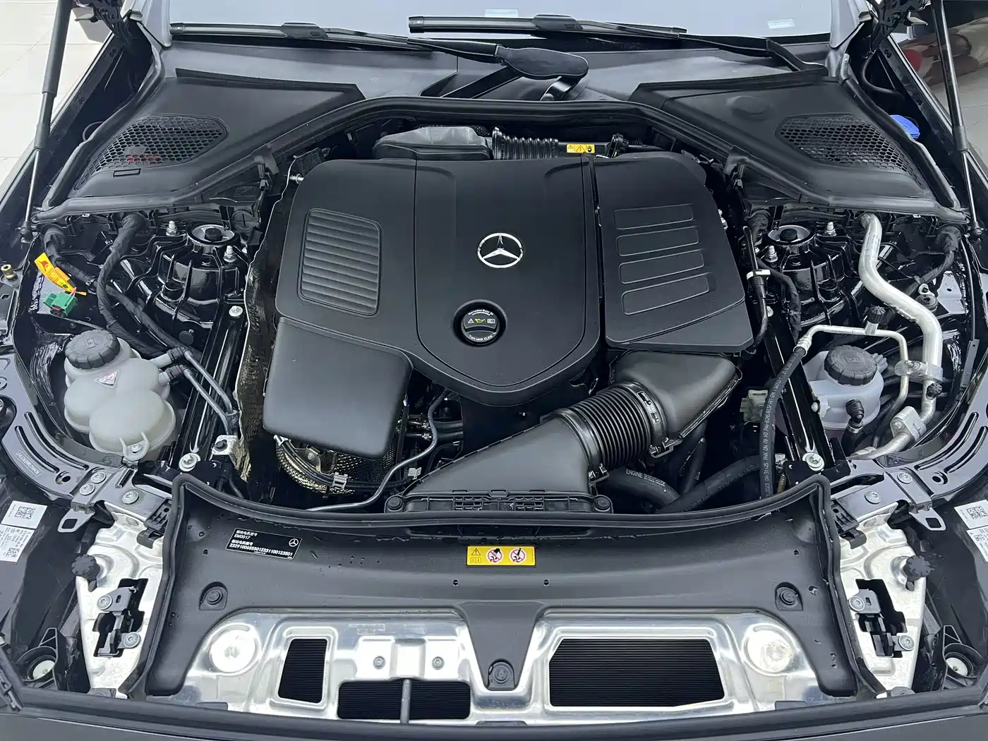 Mercedes-Benz E-Class New Energy 2024 E 350 e L Plug-in Hybrid Sedan фото 12