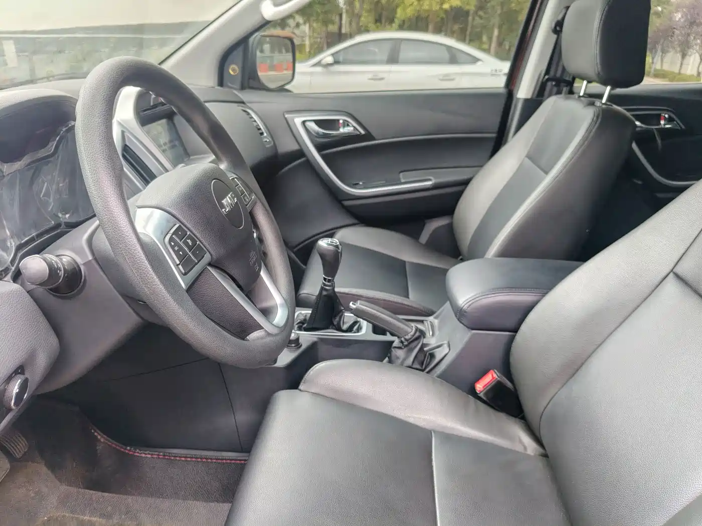 Jiangling Yuhu 5 2018 2018 2.4T Classic Diesel Manual 4WD Luxury JX4D24A5L