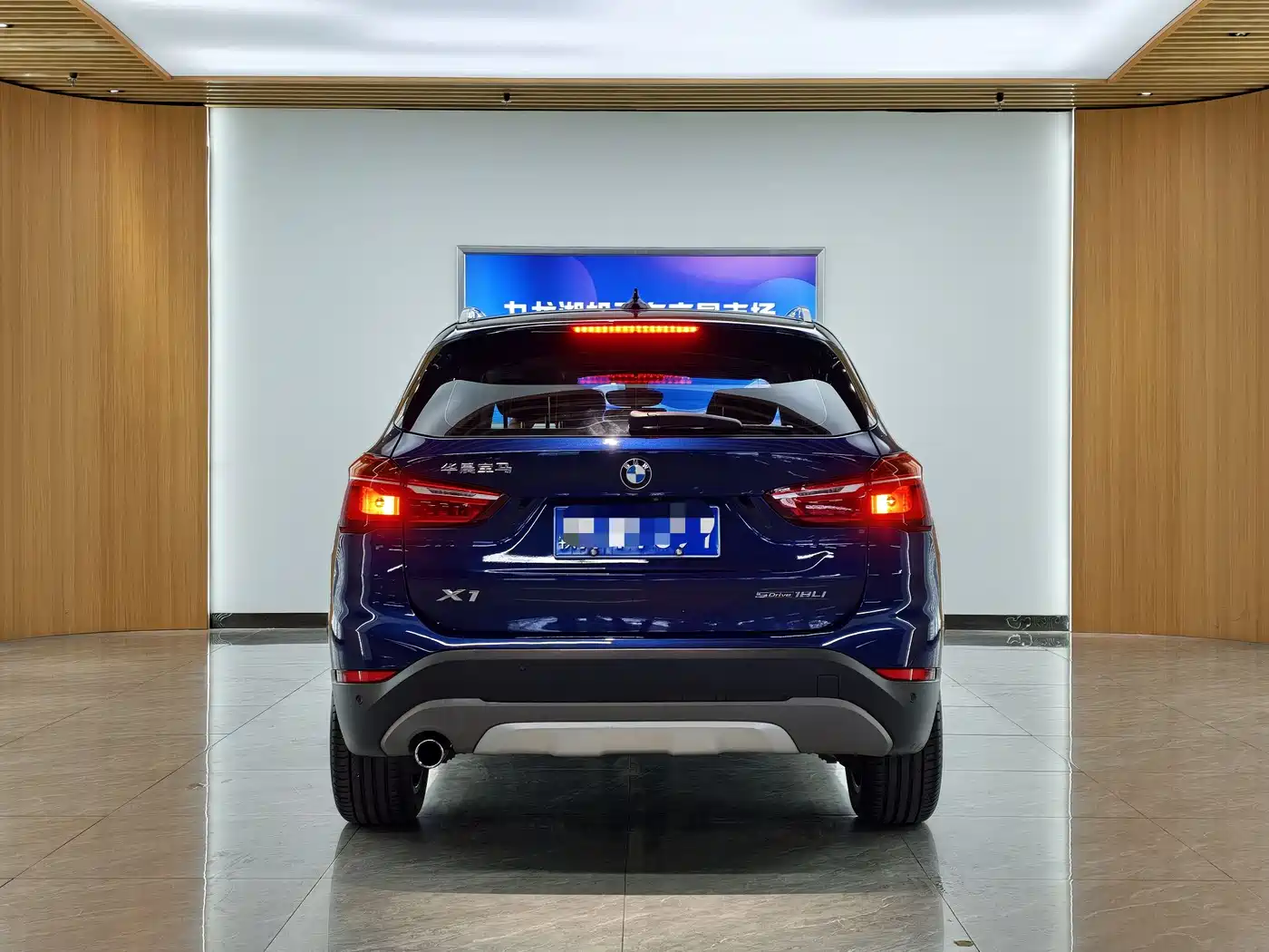 BMW X1 2019 sDrive18Li Premium Model фото 6