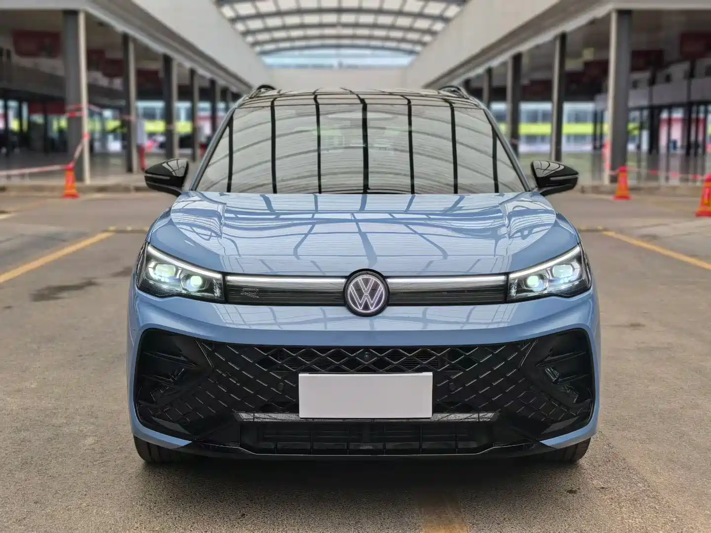 Фото 2 - Volkswagen Tiguan L
