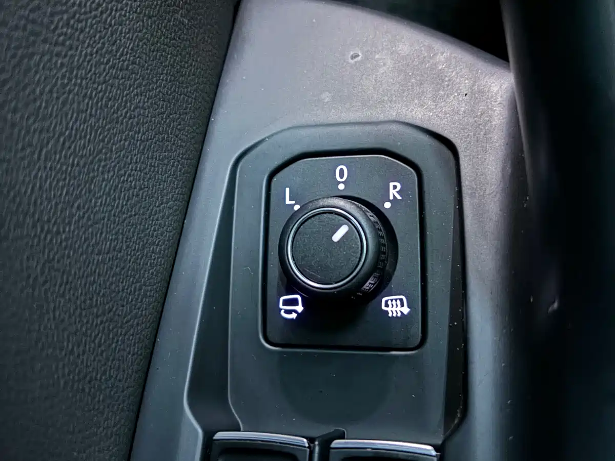 Volkswagen Magotan 2021 330TSI DSG 30th Anniversary Edition фото 9