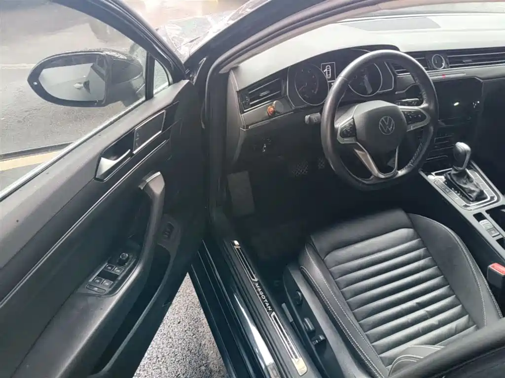 Volkswagen Magotan 2020 330TSI DSG Leading фото 16