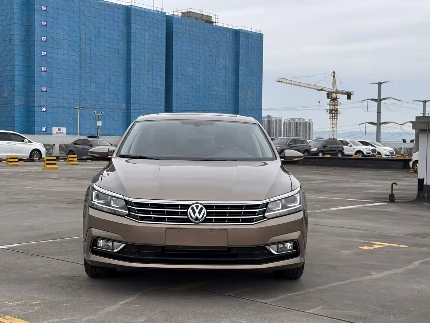 Photo 2 - Volkswagen Passat